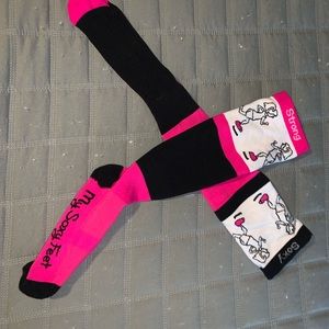 Compression socks and compression sleeves